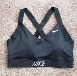 NWOT nike sports bra black size medium